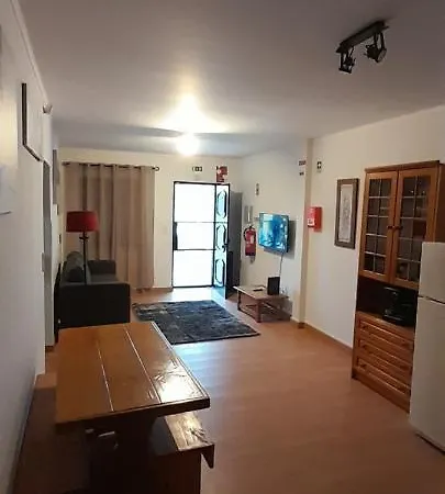 By The Da Areia Branca Lourinhã